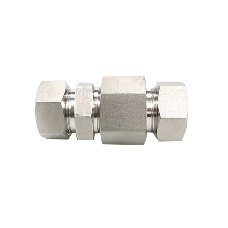 What are the precautions for installing stainless steel single ferrule fittings?